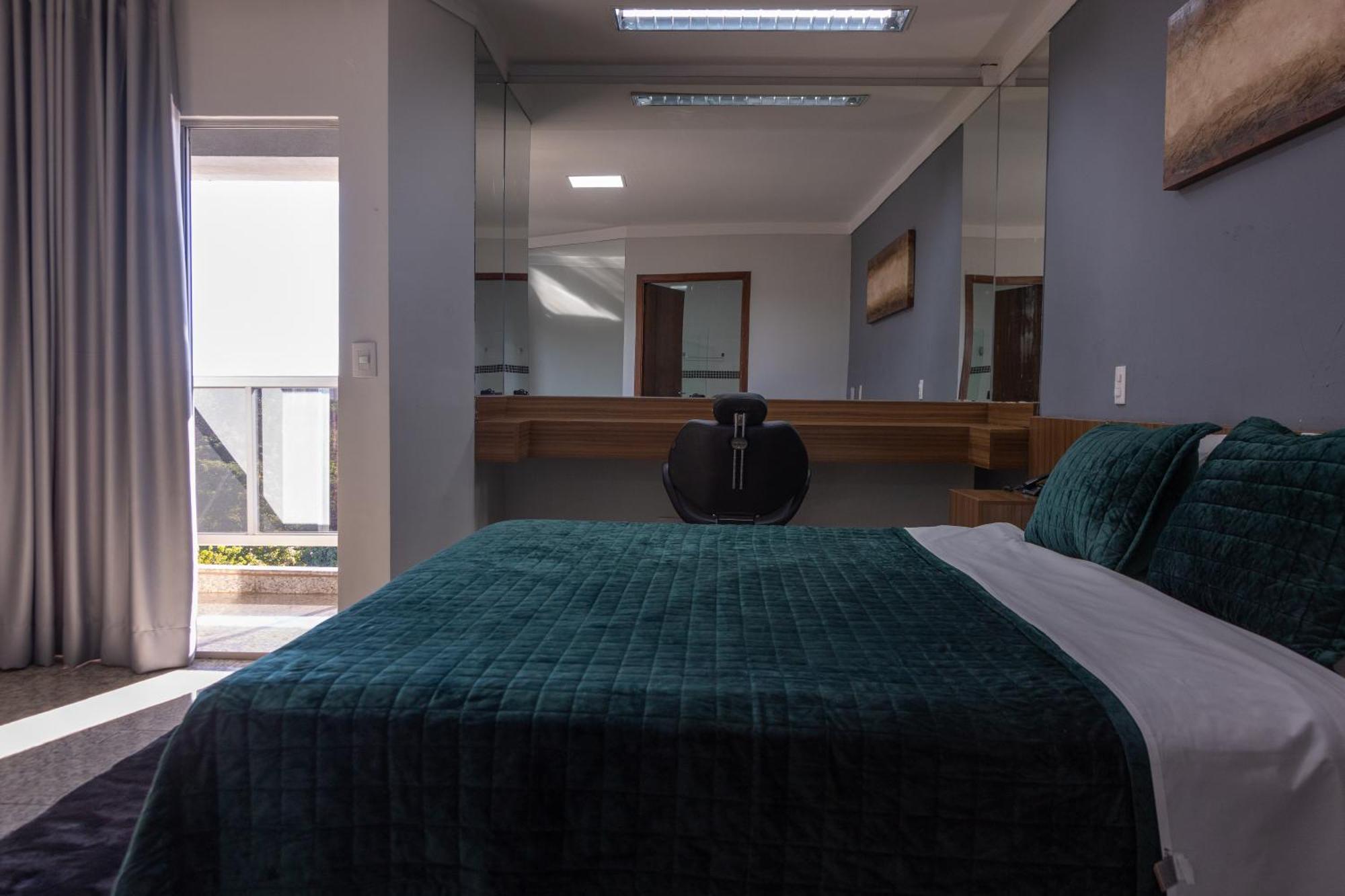 Bombonato Hotel - Facil Acesso Ao Aeroporto E Parque De Exposicoes Abcz Uberaba Bagian luar foto