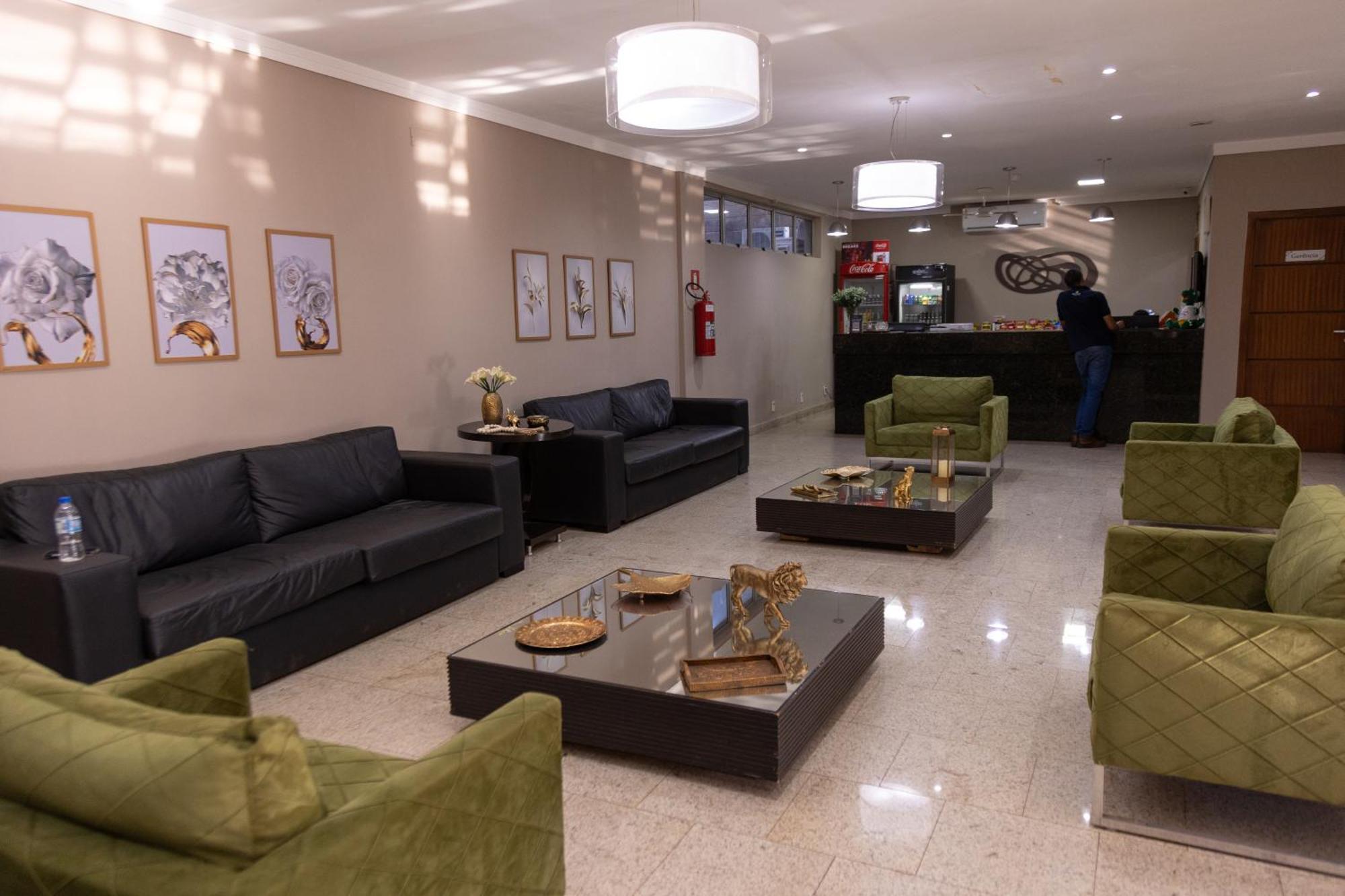 Bombonato Hotel - Facil Acesso Ao Aeroporto E Parque De Exposicoes Abcz Uberaba Bagian luar foto