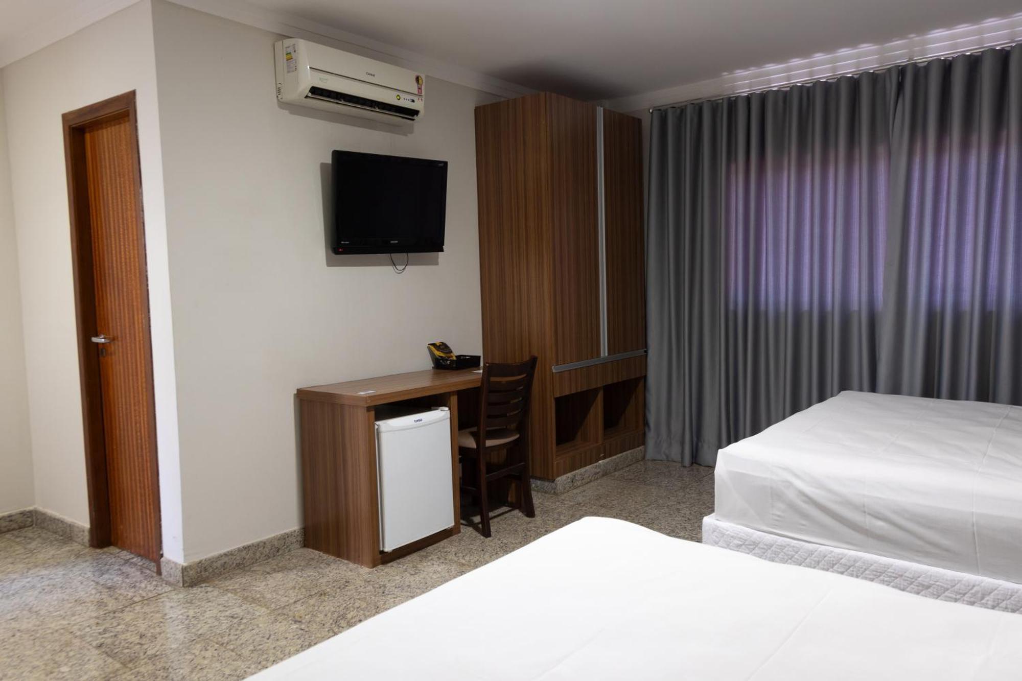 Bombonato Hotel - Facil Acesso Ao Aeroporto E Parque De Exposicoes Abcz Uberaba Bagian luar foto